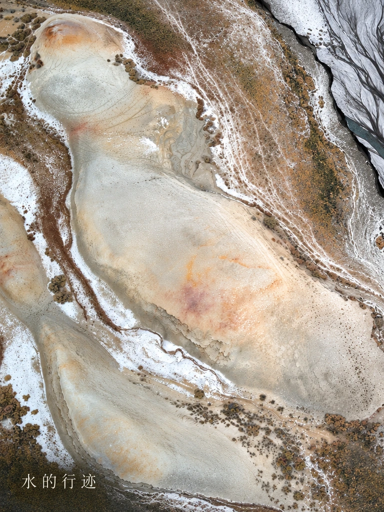 水痕与地层，乌伦古湖，DJI_0065.DNG。水的行迹
